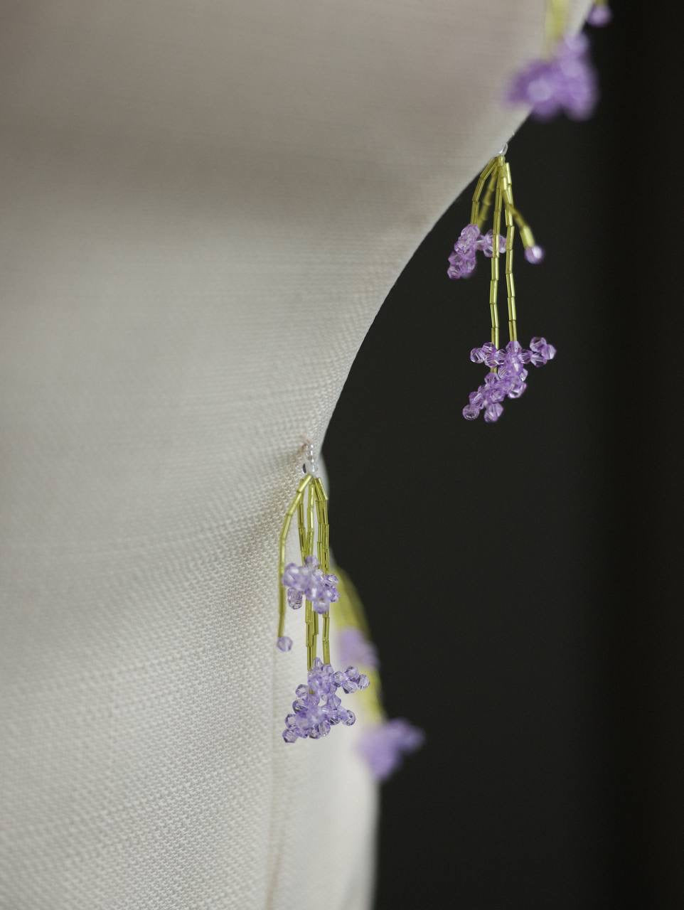 Zarif Çiçekli Fildişi Midi Elbise