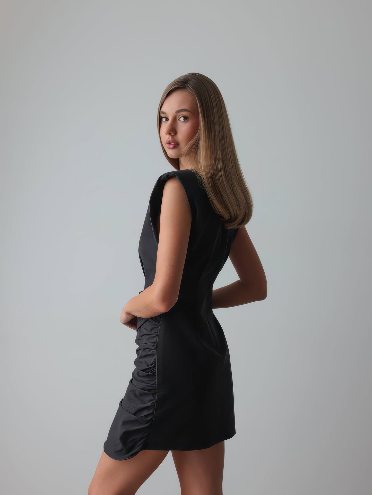 Asil Siyah Uzun Kollu Mini Elbise