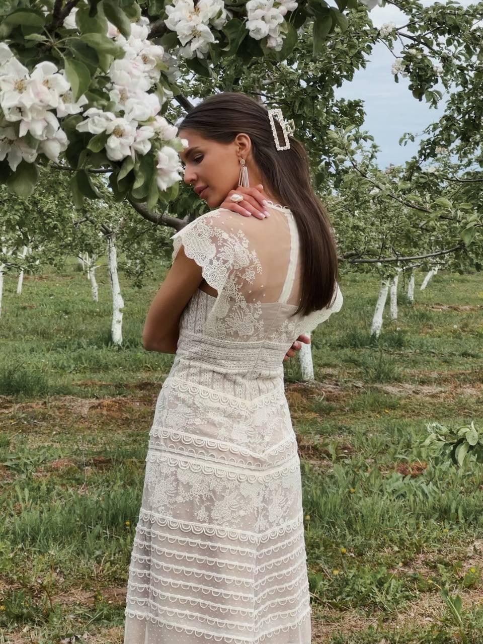 Zarif Dantel Midi Elbise