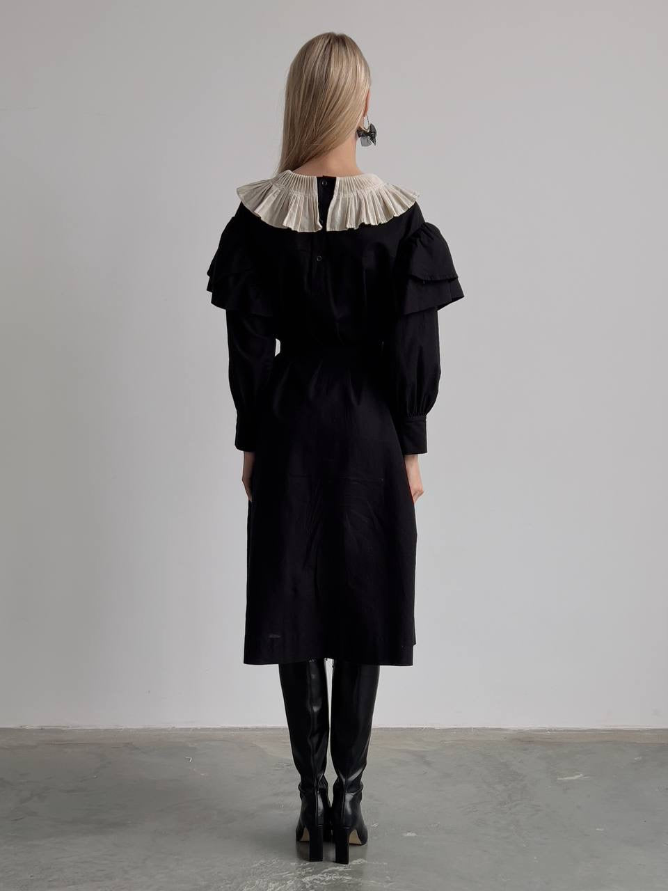 Bej Pile Yakalı Siyah Elbise