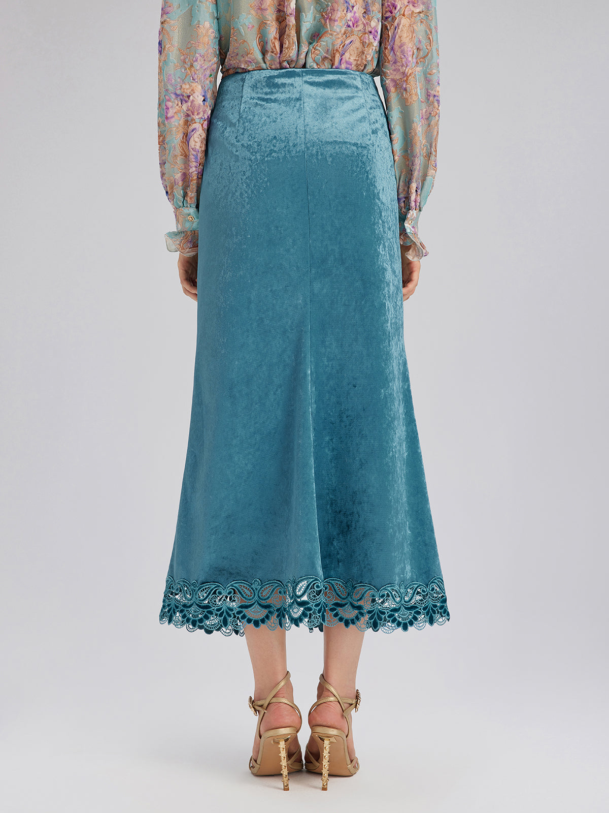 Kadife Dantel Kenarlı Yırtmaçlı Balık Etek