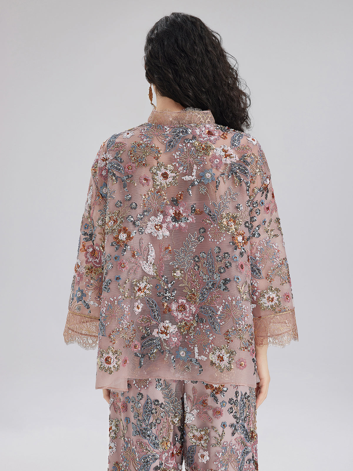 Çok Renkli Pullu Nakışlı Bluz