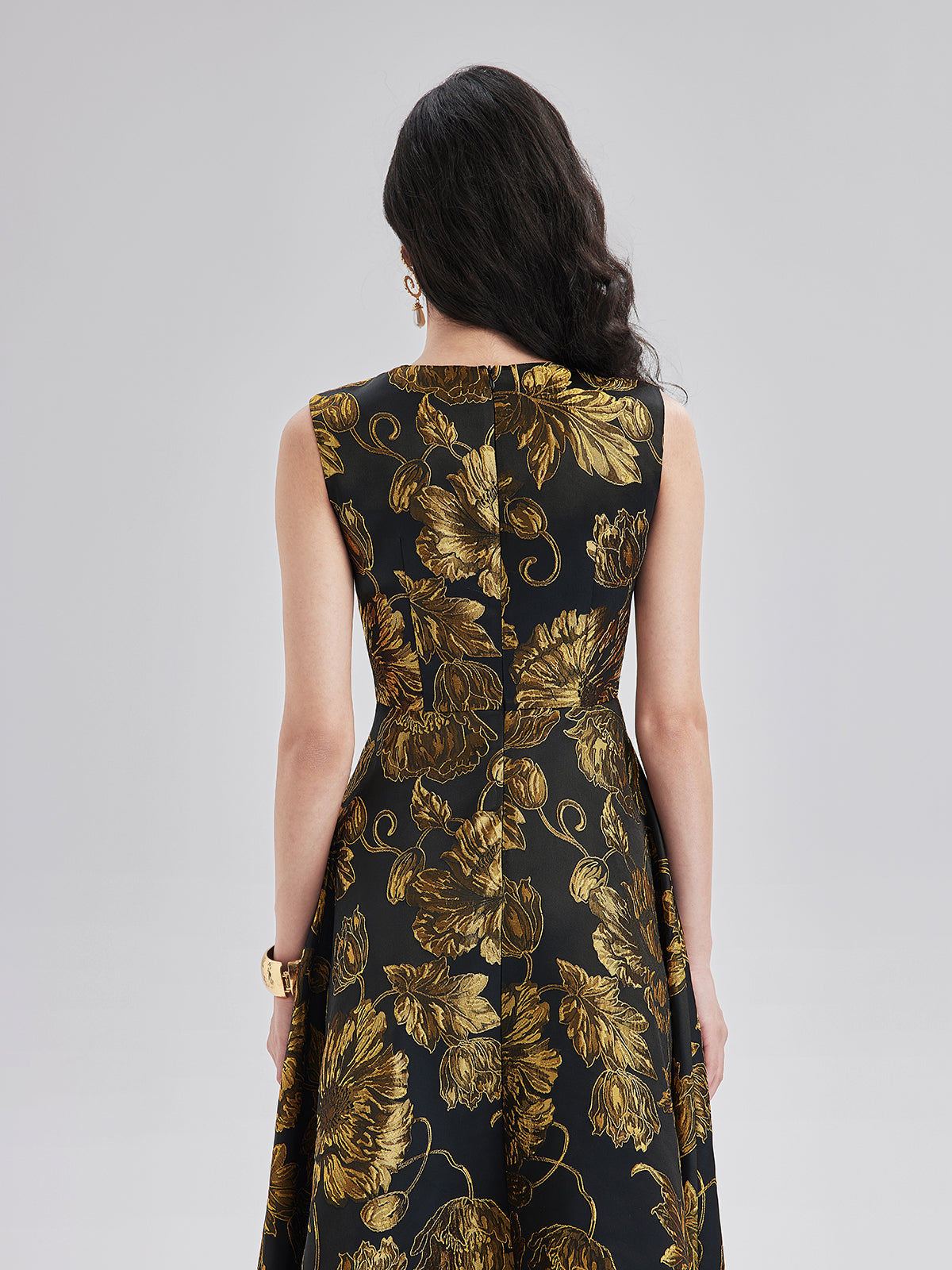 El İşlemesi Çiçekli Boncuklu Elbise