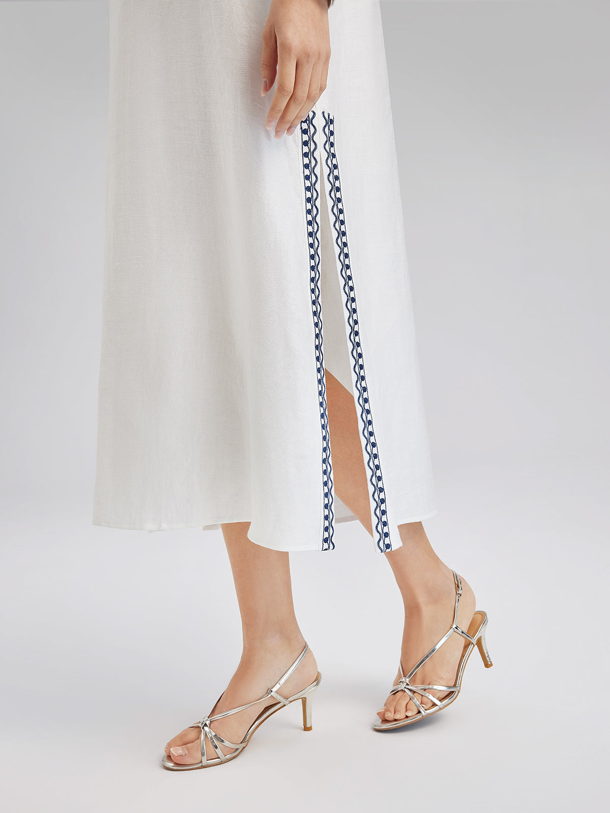 Fransız Keten Görünümlü Blok Renkli Nakışlı Elbise