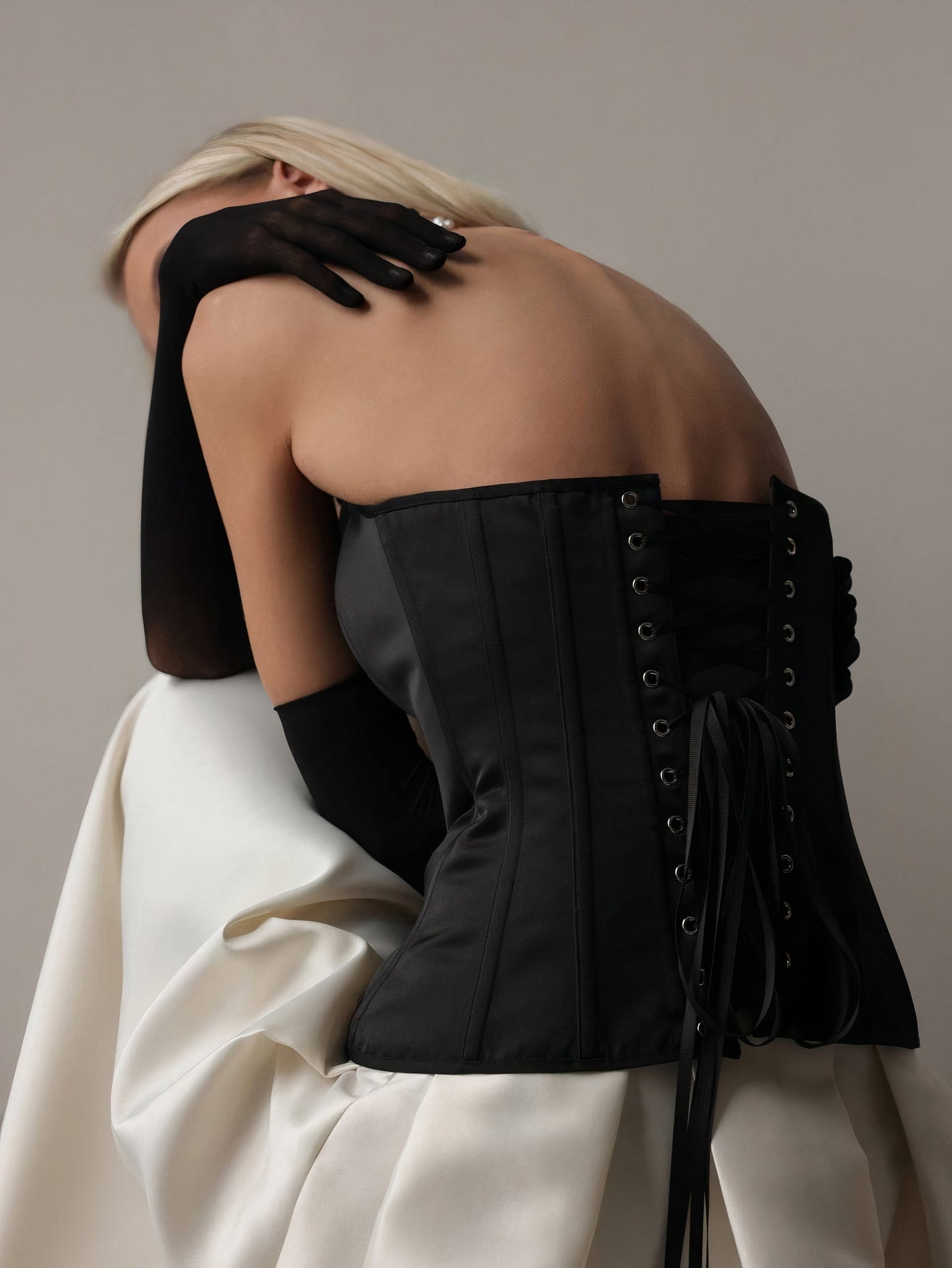 Beyaz Saten Midi Etek