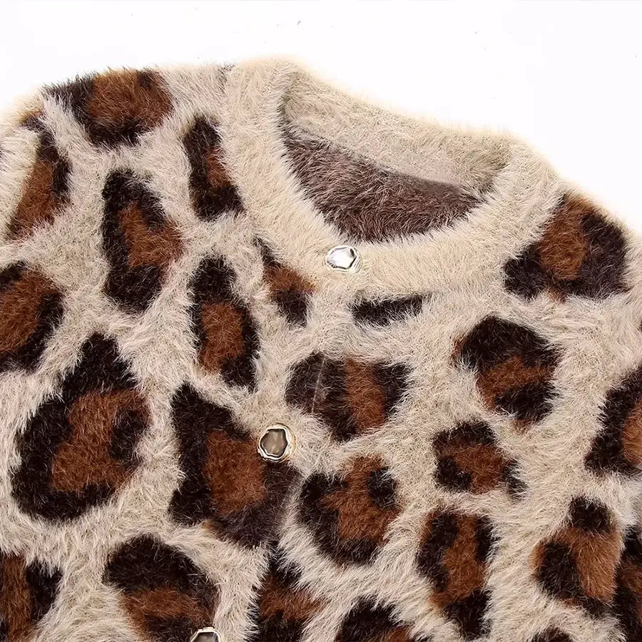 Leopar Desenli Tüylü Triko Hırka