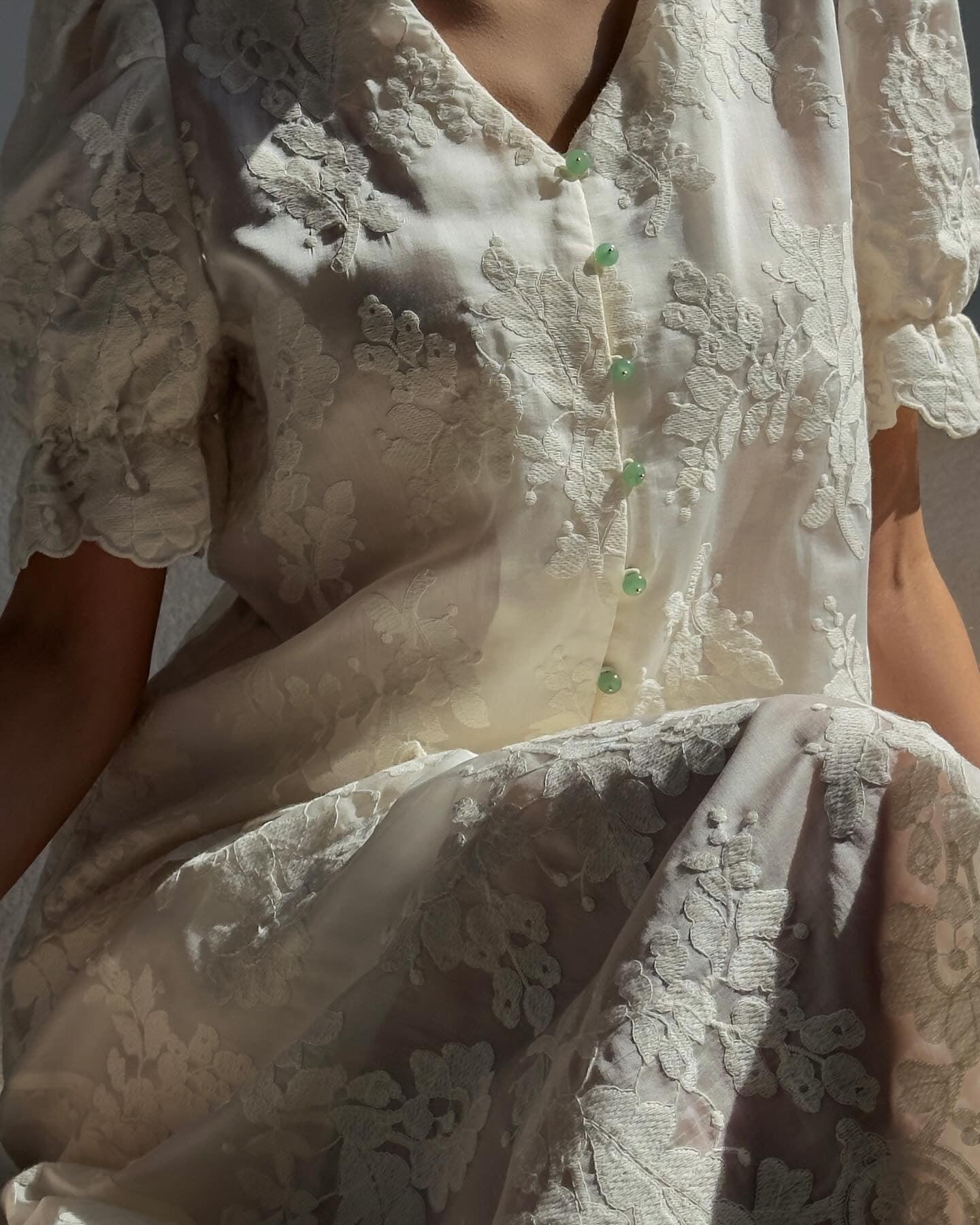 Zarif Beyaz Dantel Detaylı Takım