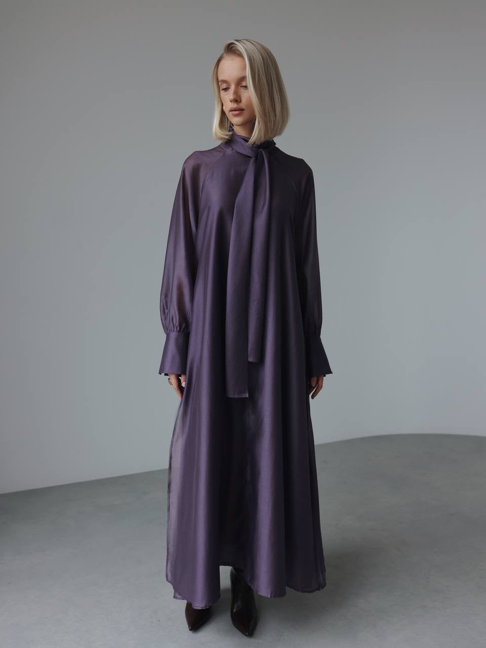 Mor İpek Bağlamalı Yaka Maxi Elbise