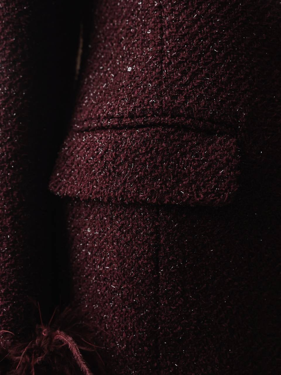 Koyu Bordo Tüy Manşetli Işıltılı Elbise