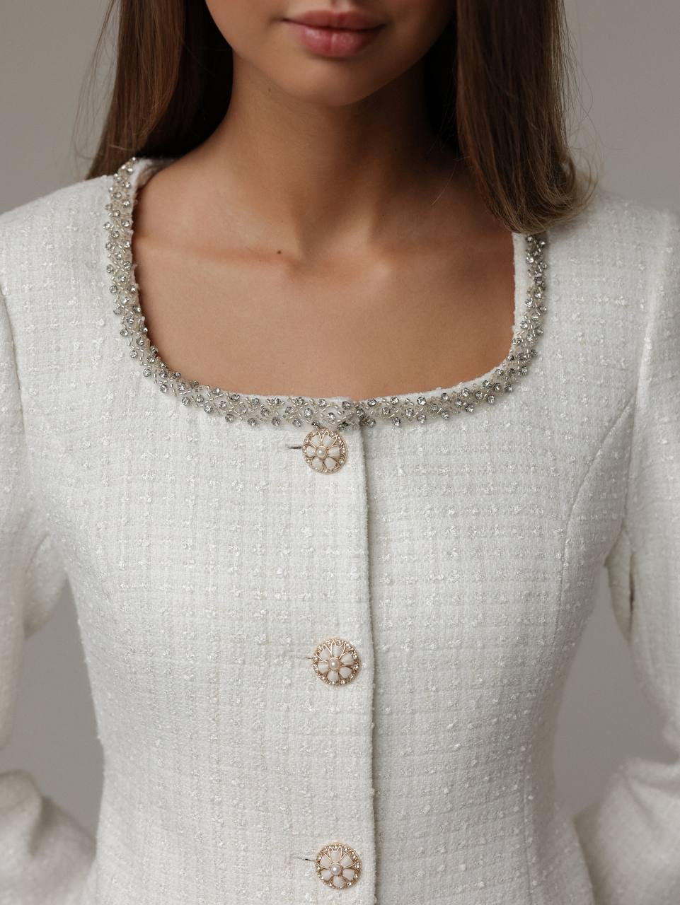 Tüy Manşetli Zarif Beyaz Tüvit Elbise