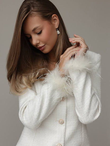 Tüy Manşetli Zarif Beyaz Tüvit Elbise