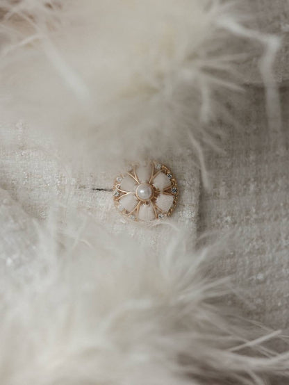 Tüy Manşetli Zarif Beyaz Tüvit Elbise