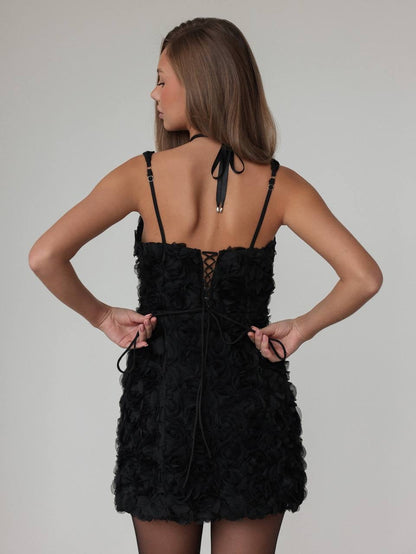 Gül Dokulu Zarif Siyah Mini Elbise