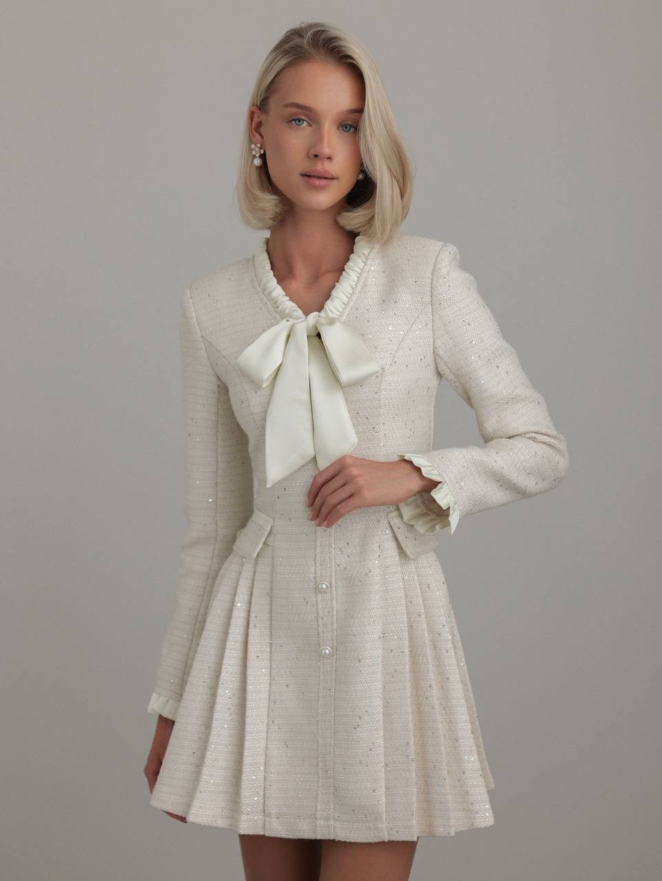 Fiyonk Detaylı Fildişi Dokulu Mini Elbise