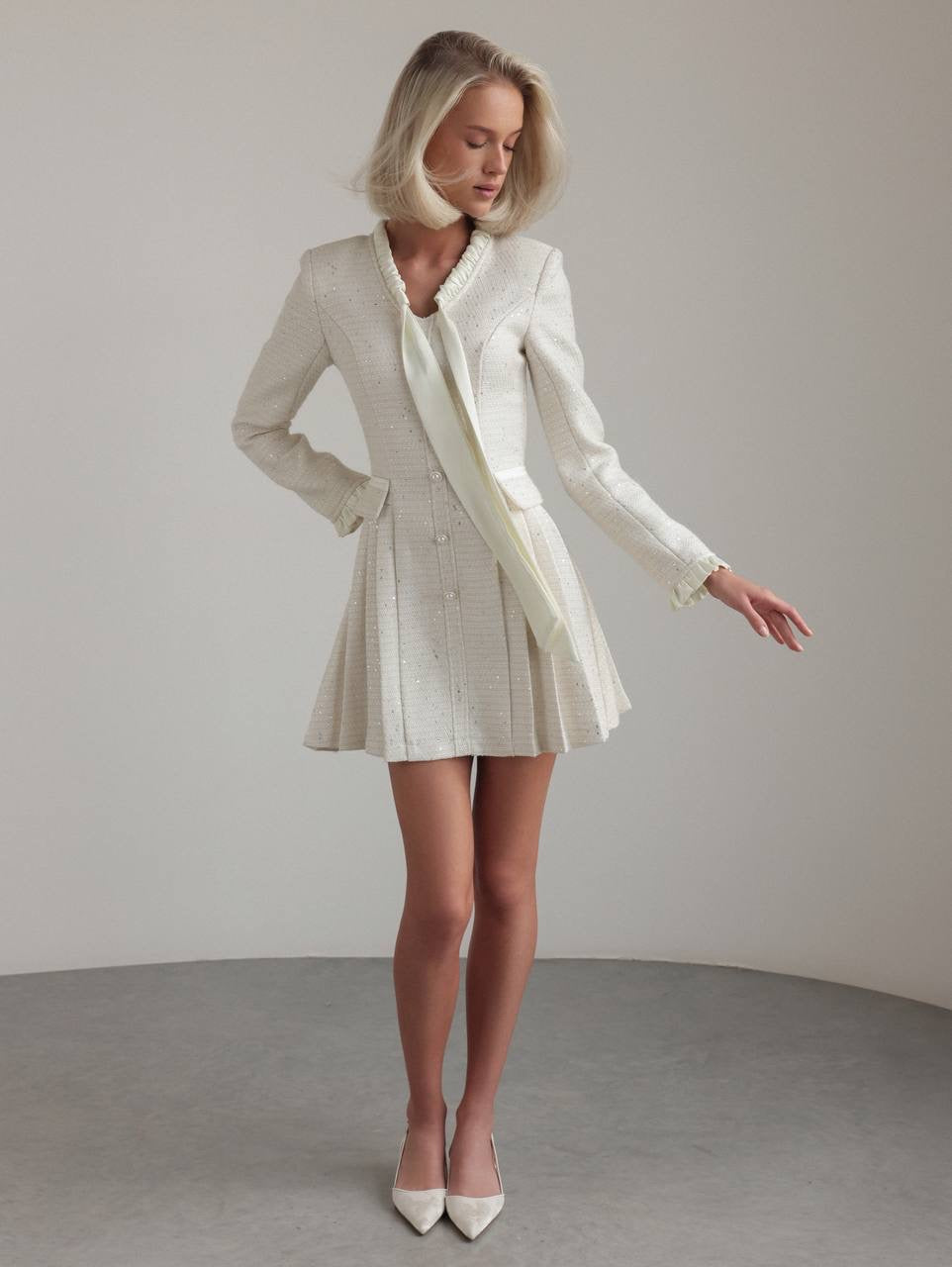 Fiyonk Detaylı Fildişi Dokulu Mini Elbise