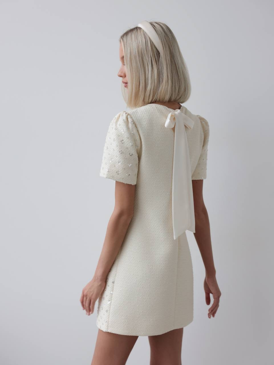 Payet İşlemeli Mini Elbise