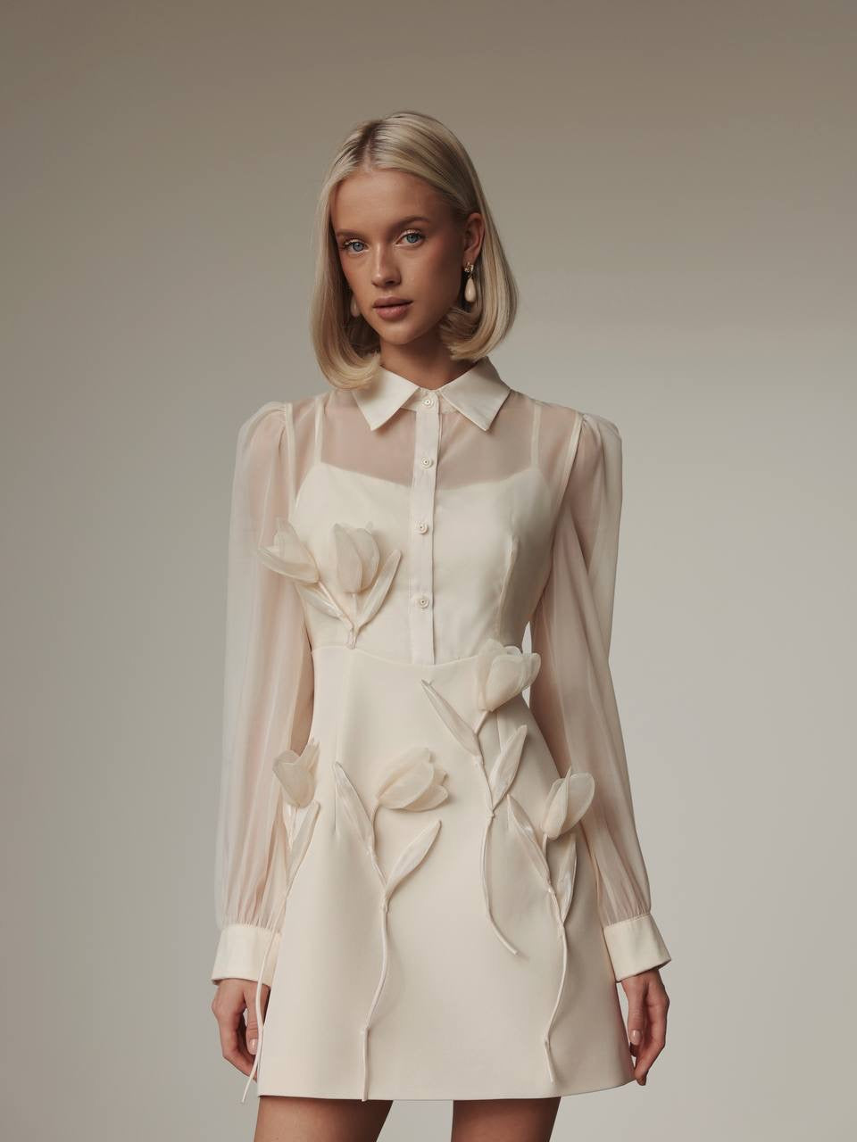 Zarif Çiçek Desenli Transparan Elbise