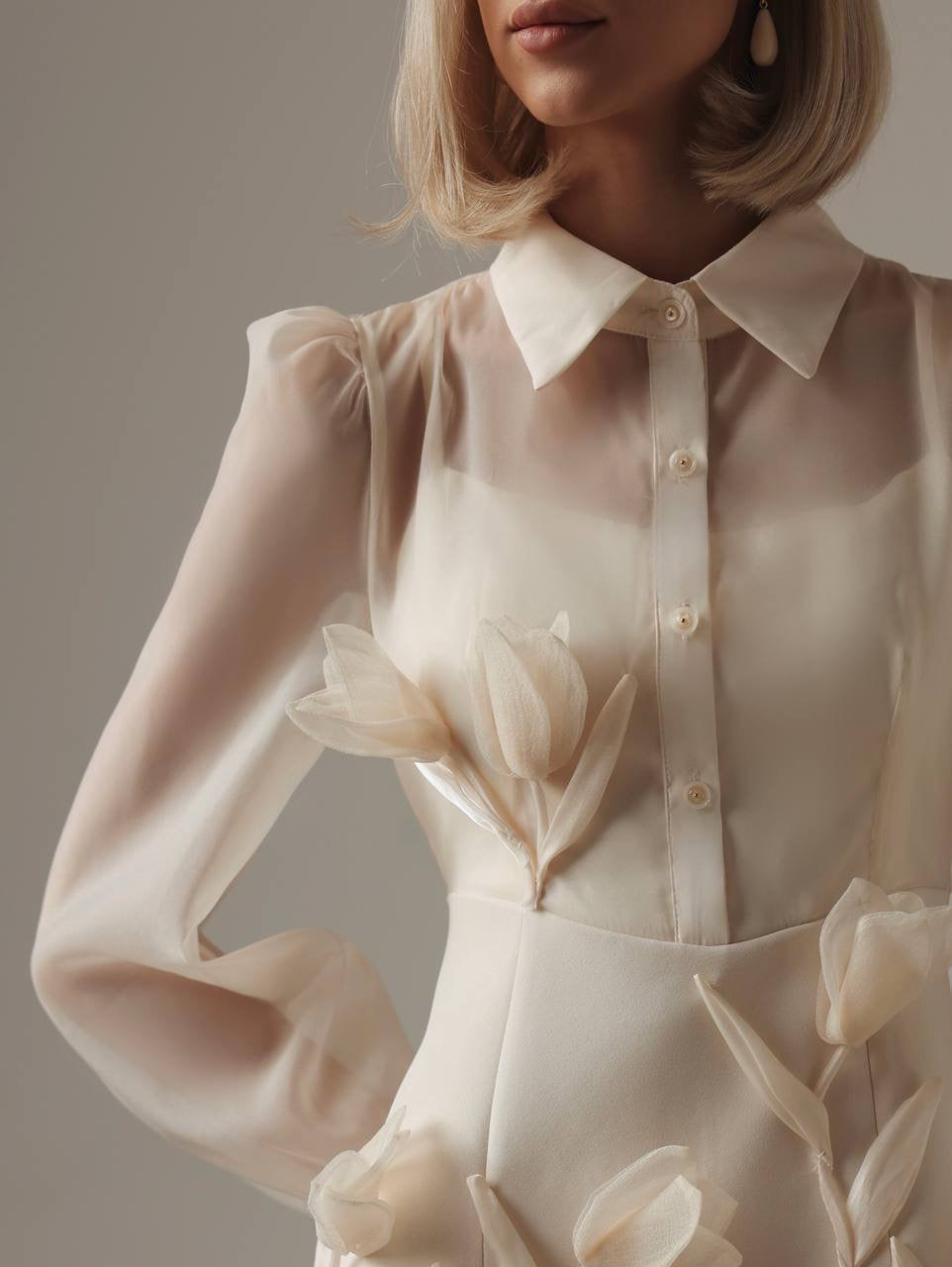 Zarif Çiçek Desenli Transparan Elbise