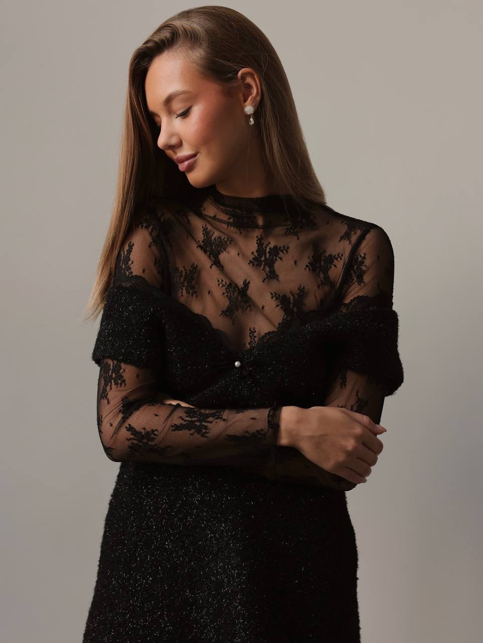 Sofistike Siyah Dantel Elbise