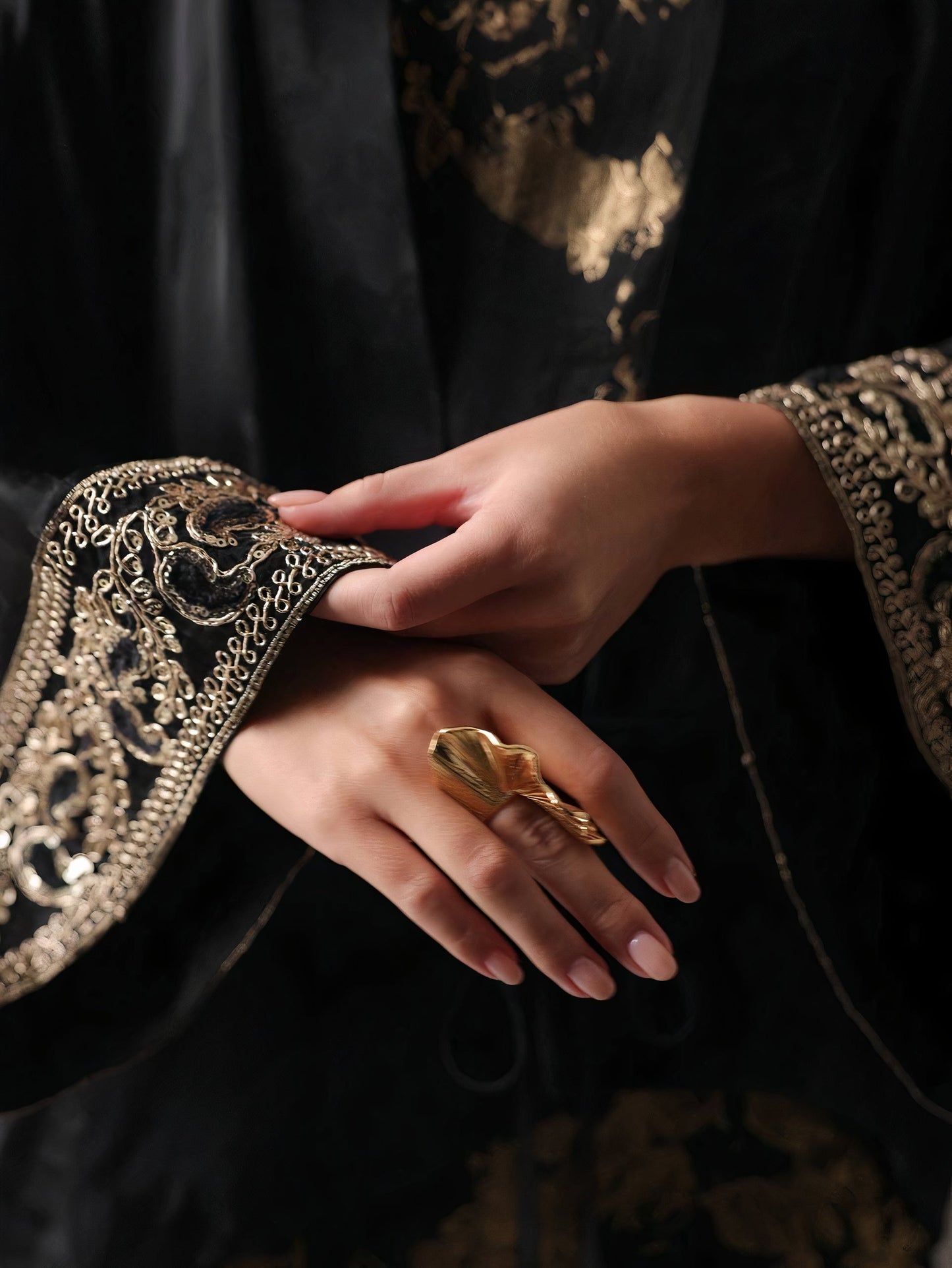 Gece Yarısı Altın İpek Elbise