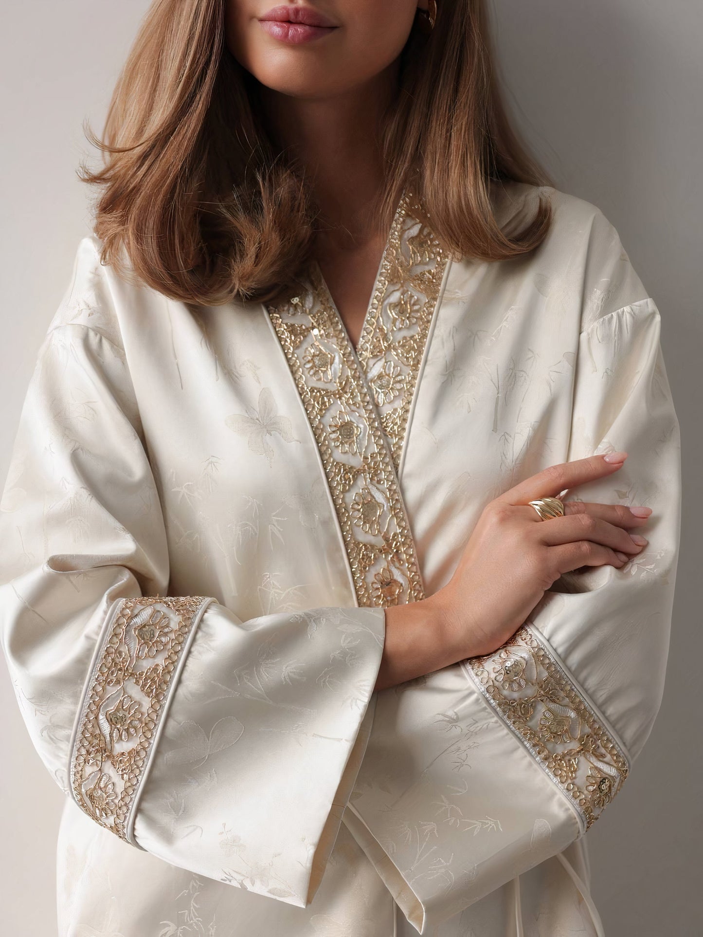 Fildişi Zarafet Kimono