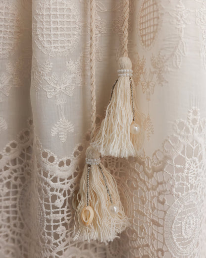 İnci Nakışlı Dantel Midi Elbise