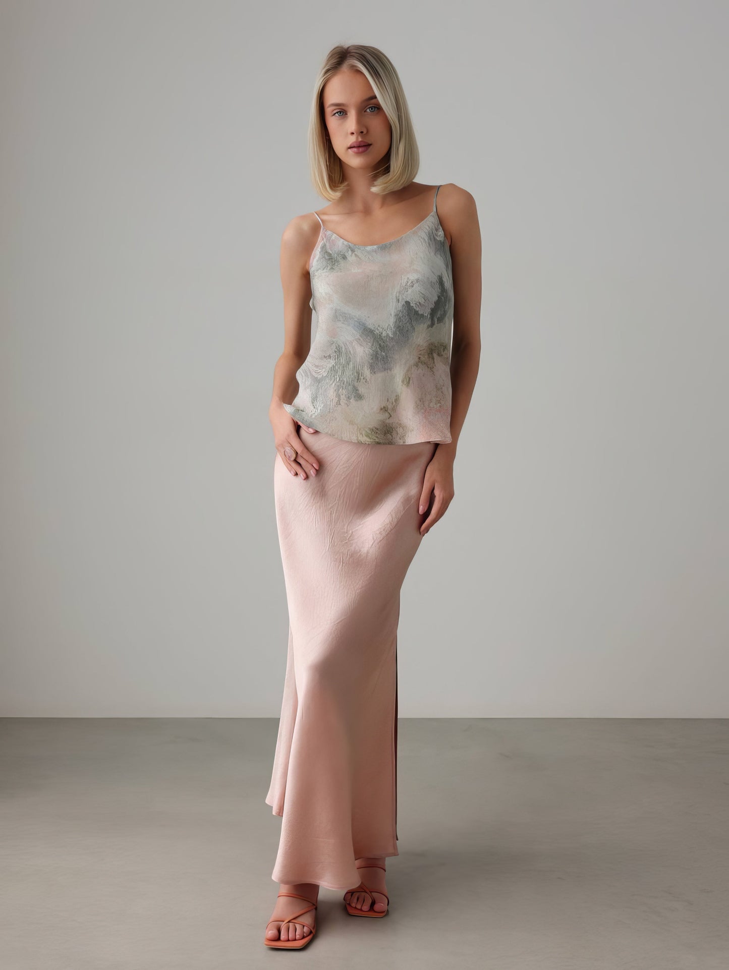 Allık Tonlu Saten Verev Etek