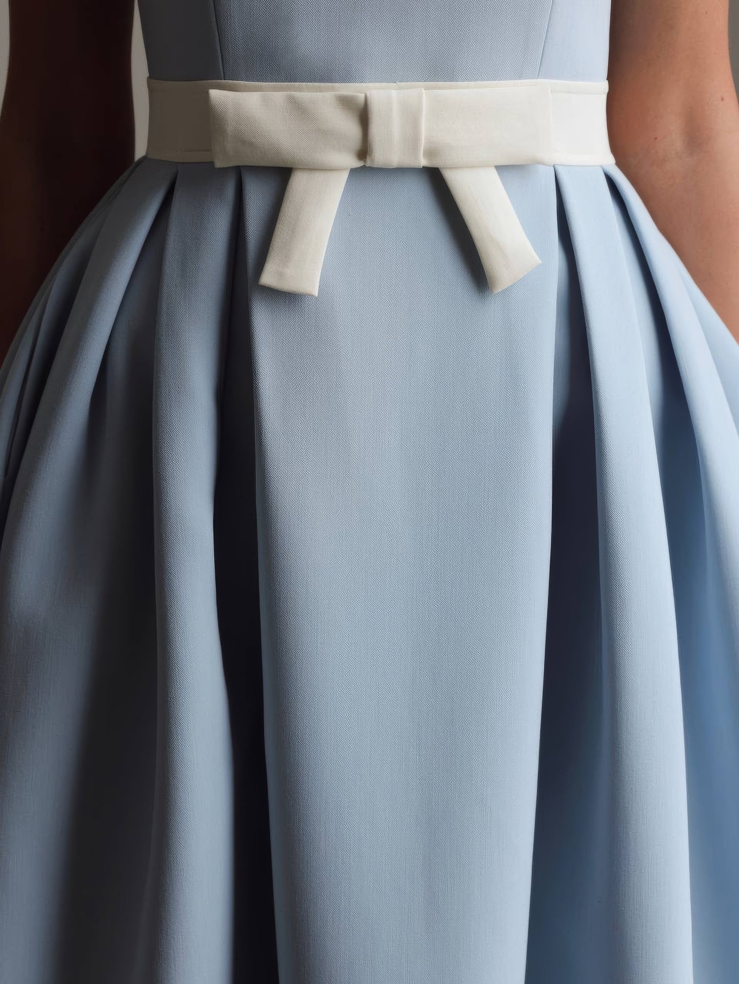 Bebek Mavisi Kemerli Pileli Midi Elbise