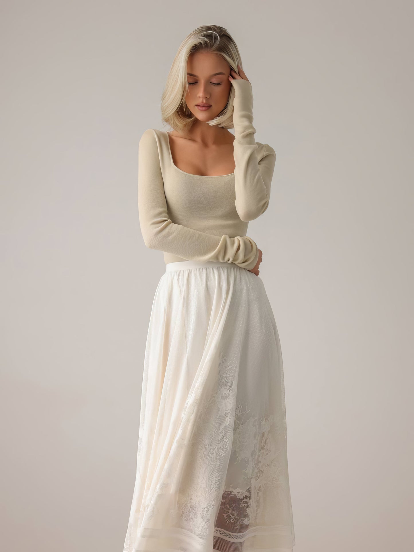 Hacimli Kırık Beyaz Midi Etek