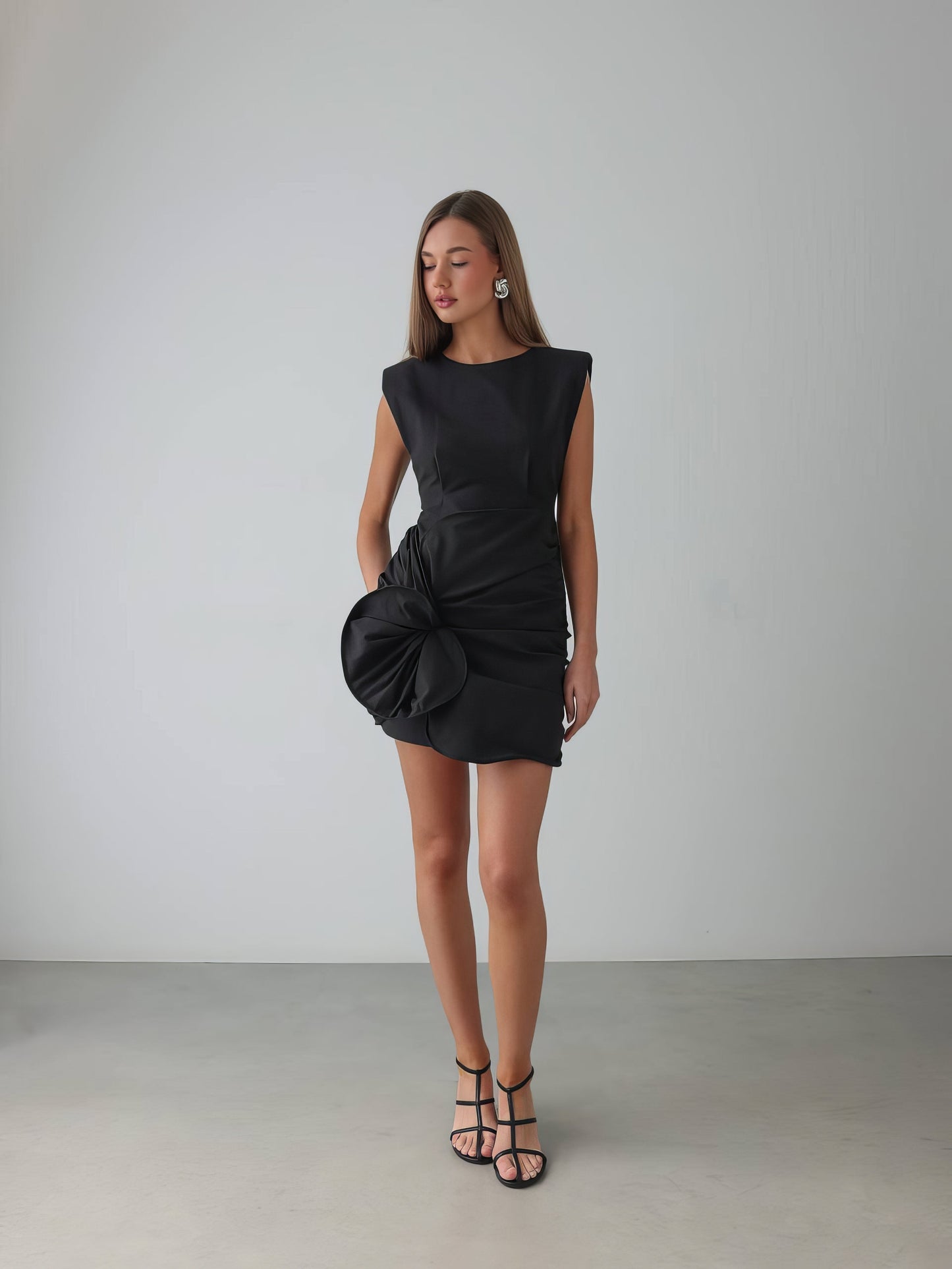 Asil Siyah Uzun Kollu Mini Elbise