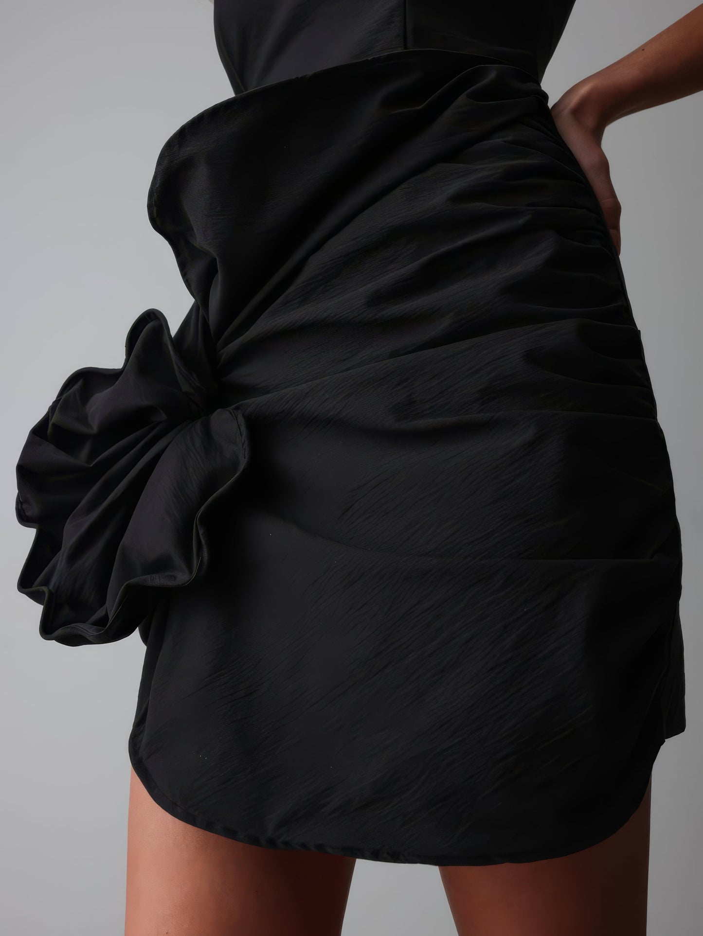 Asil Siyah Uzun Kollu Mini Elbise