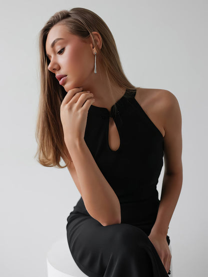 Dekolteli Detaylı Siyah Halter Yaka Midi Elbise