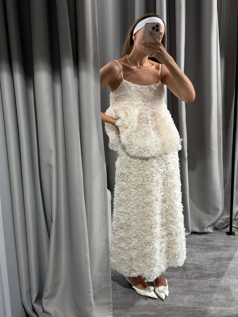 Çiçek İşlemeli Beyaz Peplum Takım