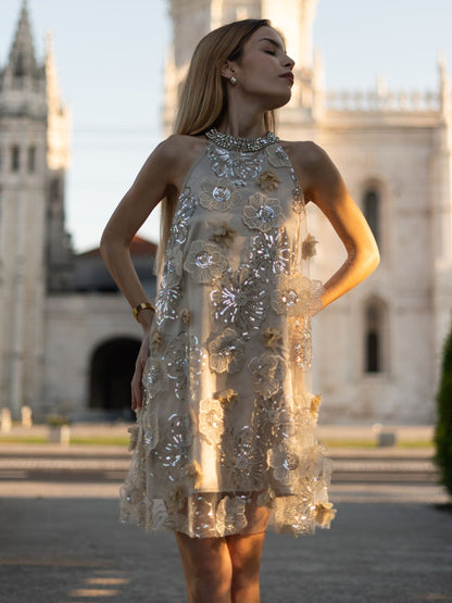 Elmas Kabartmalı Çiçek Nakışlı Elbise