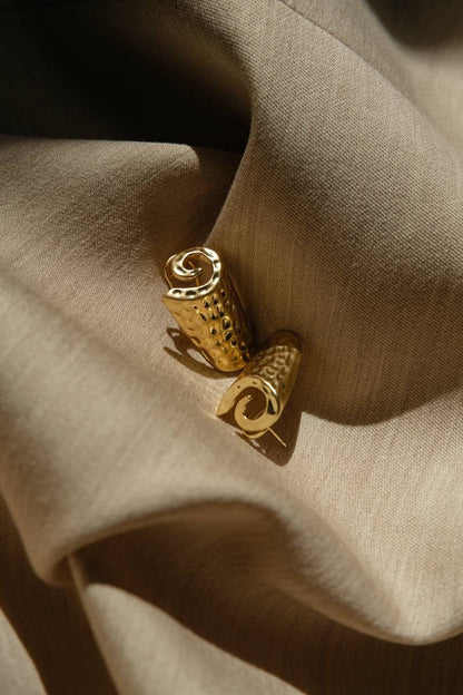 Altın Spiral Halka Küpe