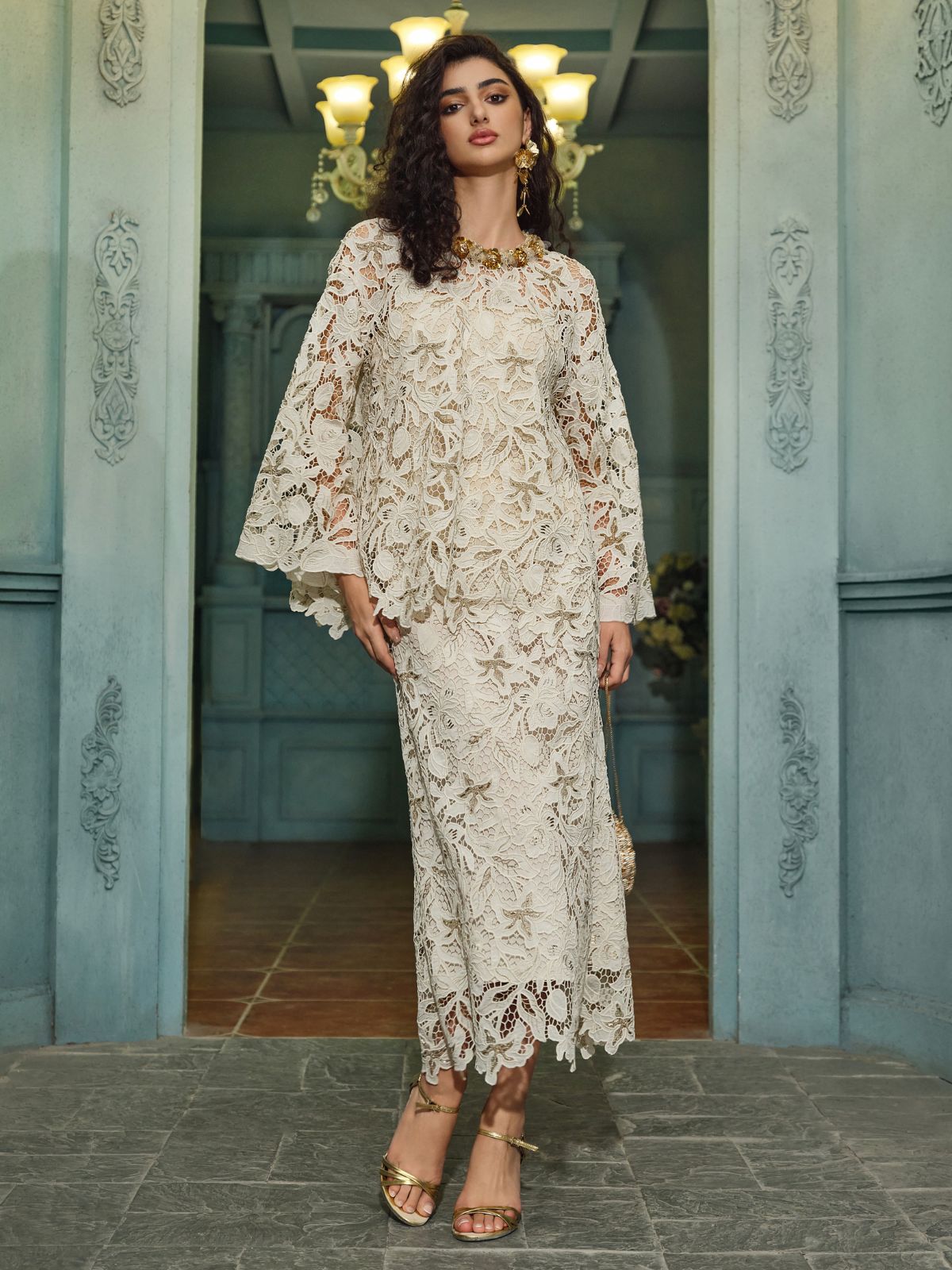 Dokulu Dantel Boncuklu Bluz