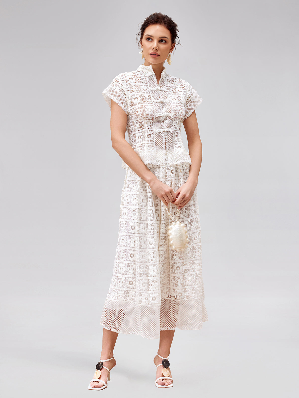 Ustalık İşi Düğmeli Dantel Gömlek