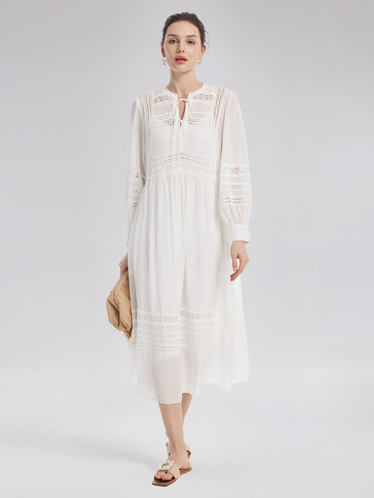 Pencereli Nakışlı Bağcıklı Elbise