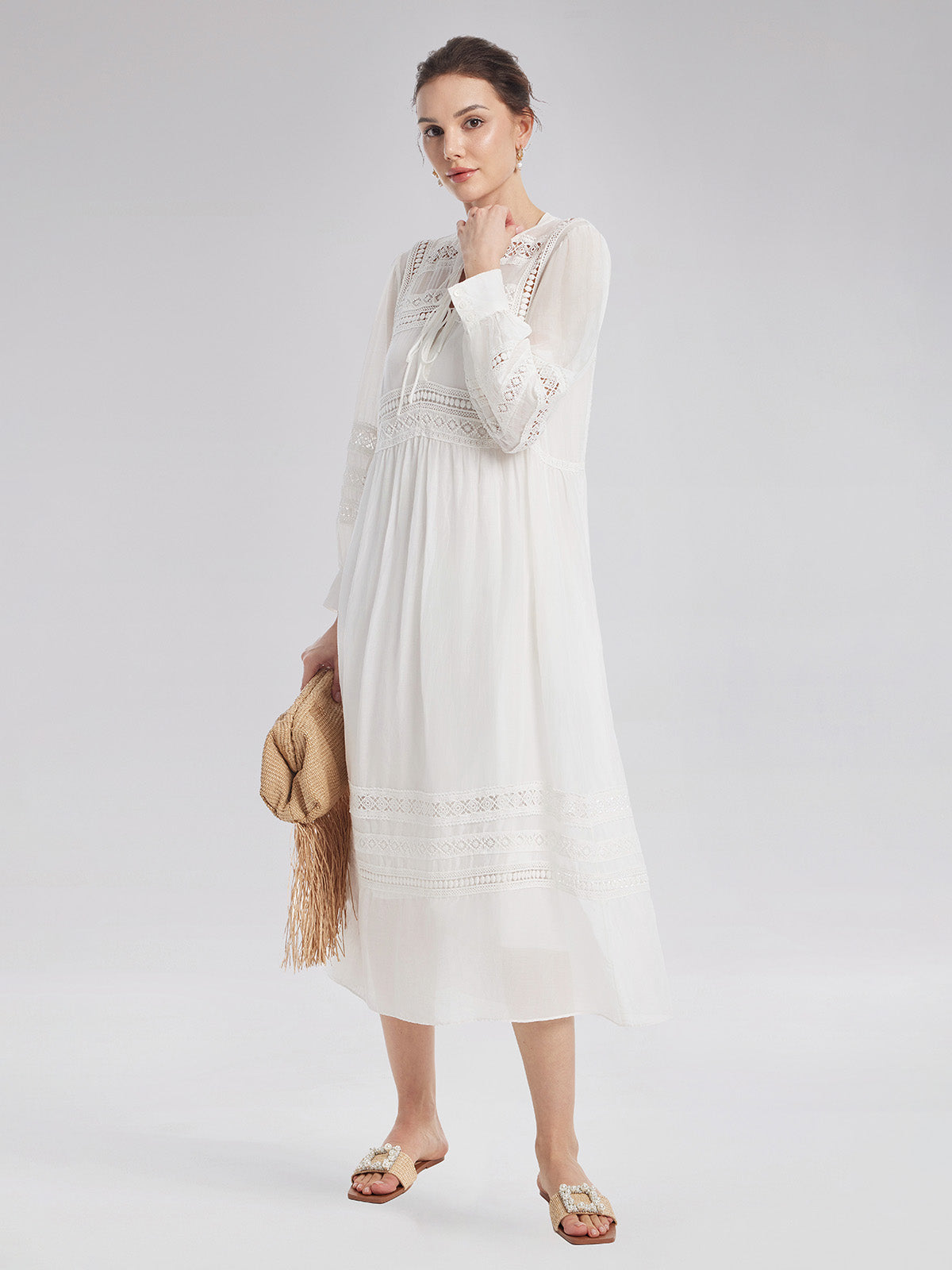 Pencereli Nakışlı Bağcıklı Elbise