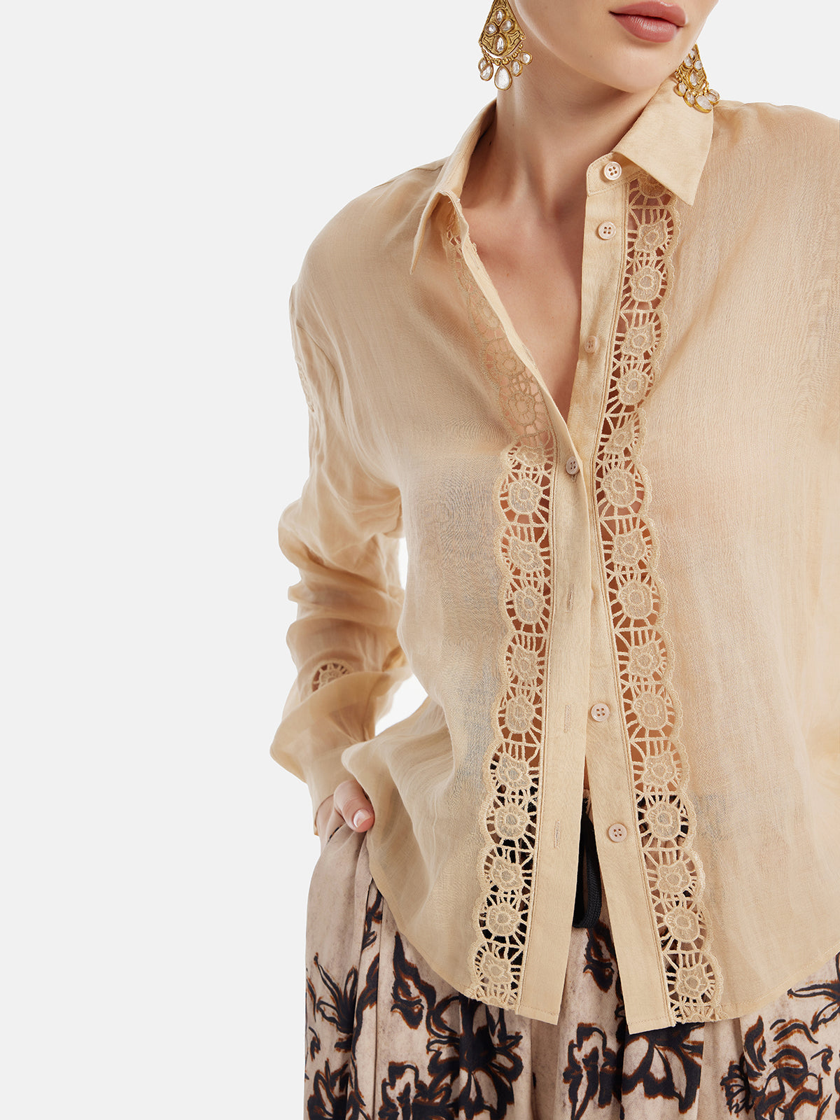 Fas İlhamlı Pencereli Dantel Bluz