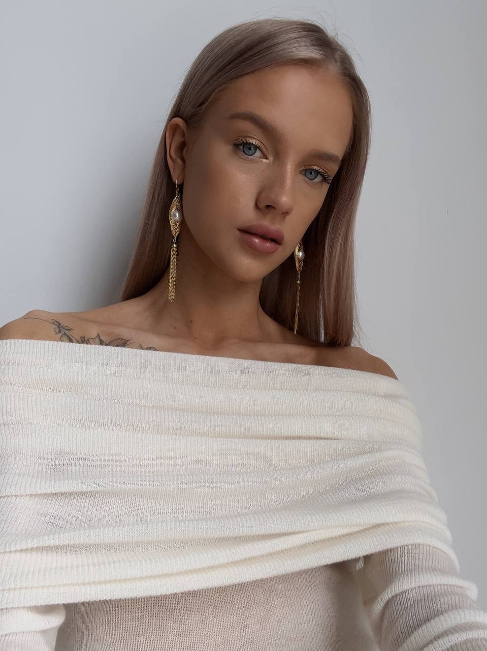 Altın Yaprak İnci Sallantılı Küpe