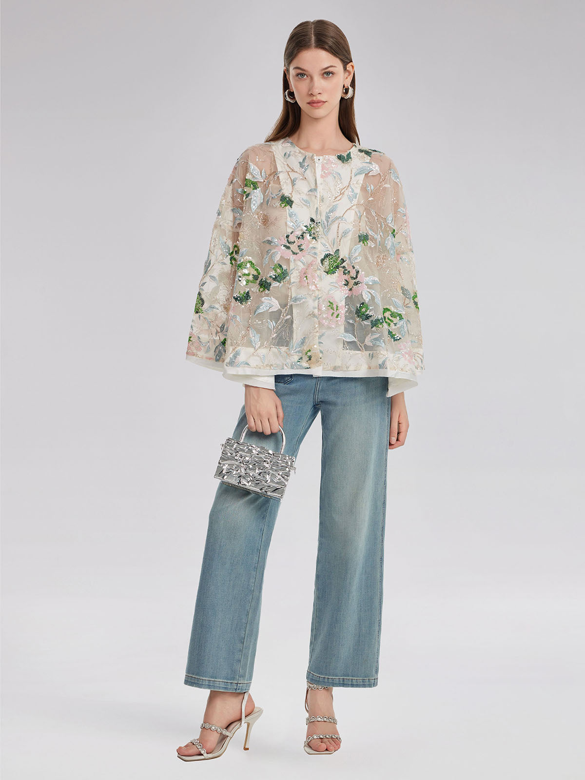 Pullu Çiçek Nakışlı Gömlek