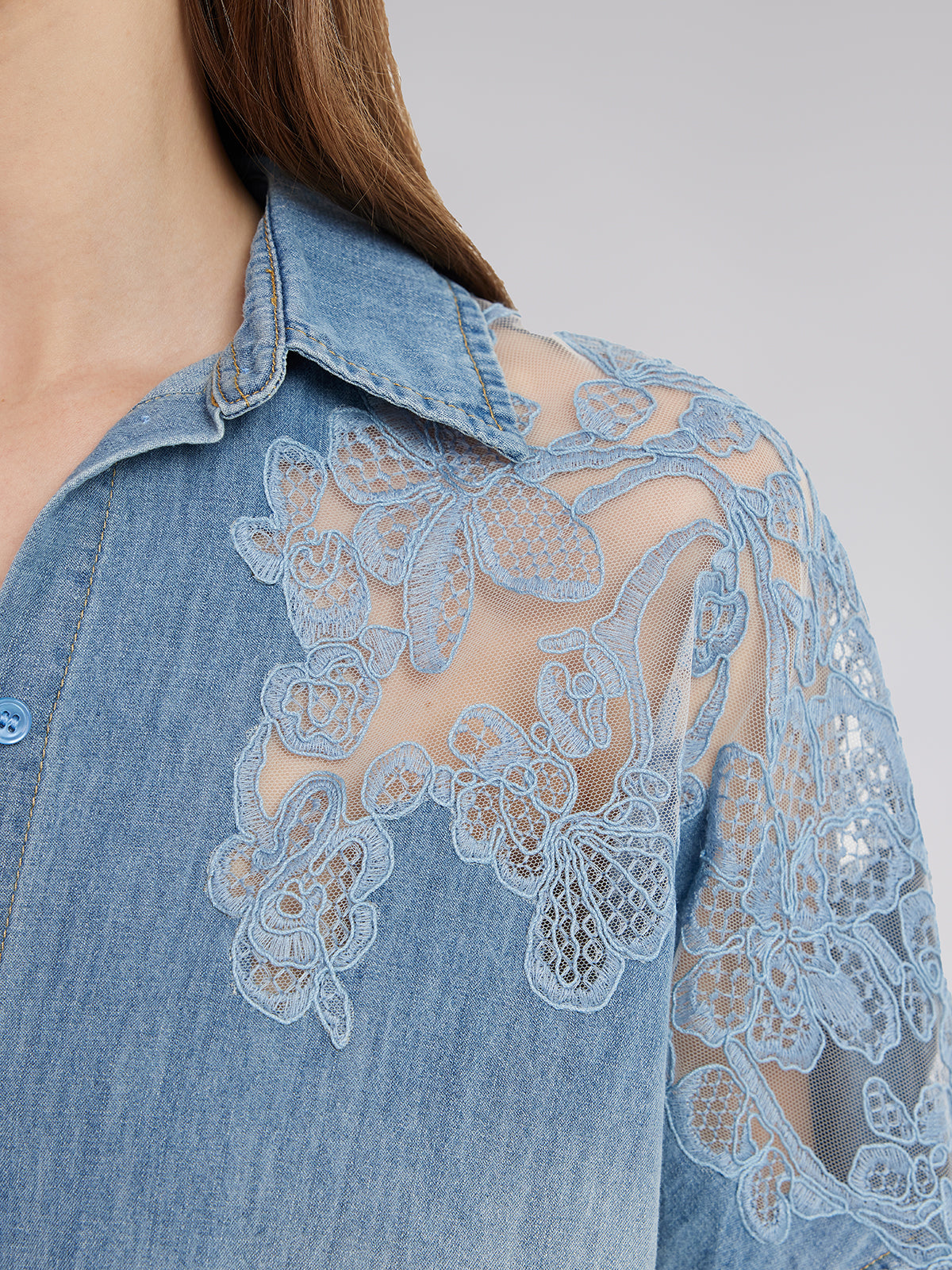 Çiçekli Dantel Parçalı Kot Gömlek