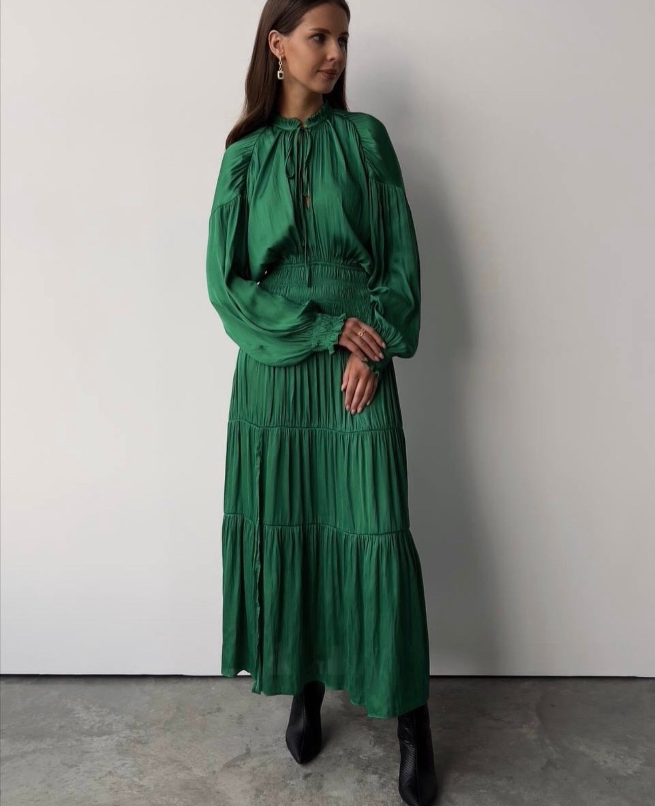 Zümrüt Şelale Elbise