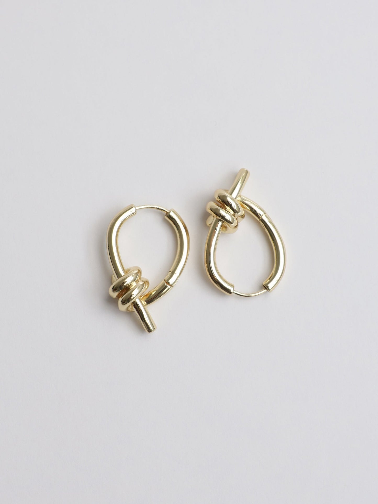 Altın Düğüm Halka Küpe