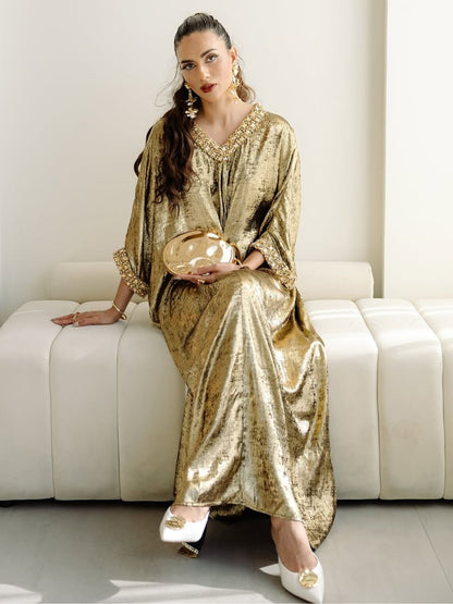 Çarpıcı Altın V Yaka Elbise