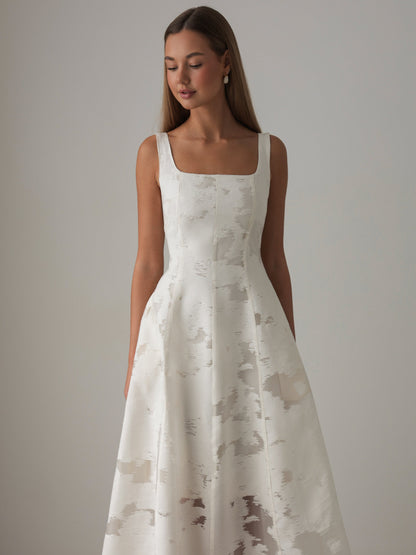 Beyaz Jakarlı Midi Elbise