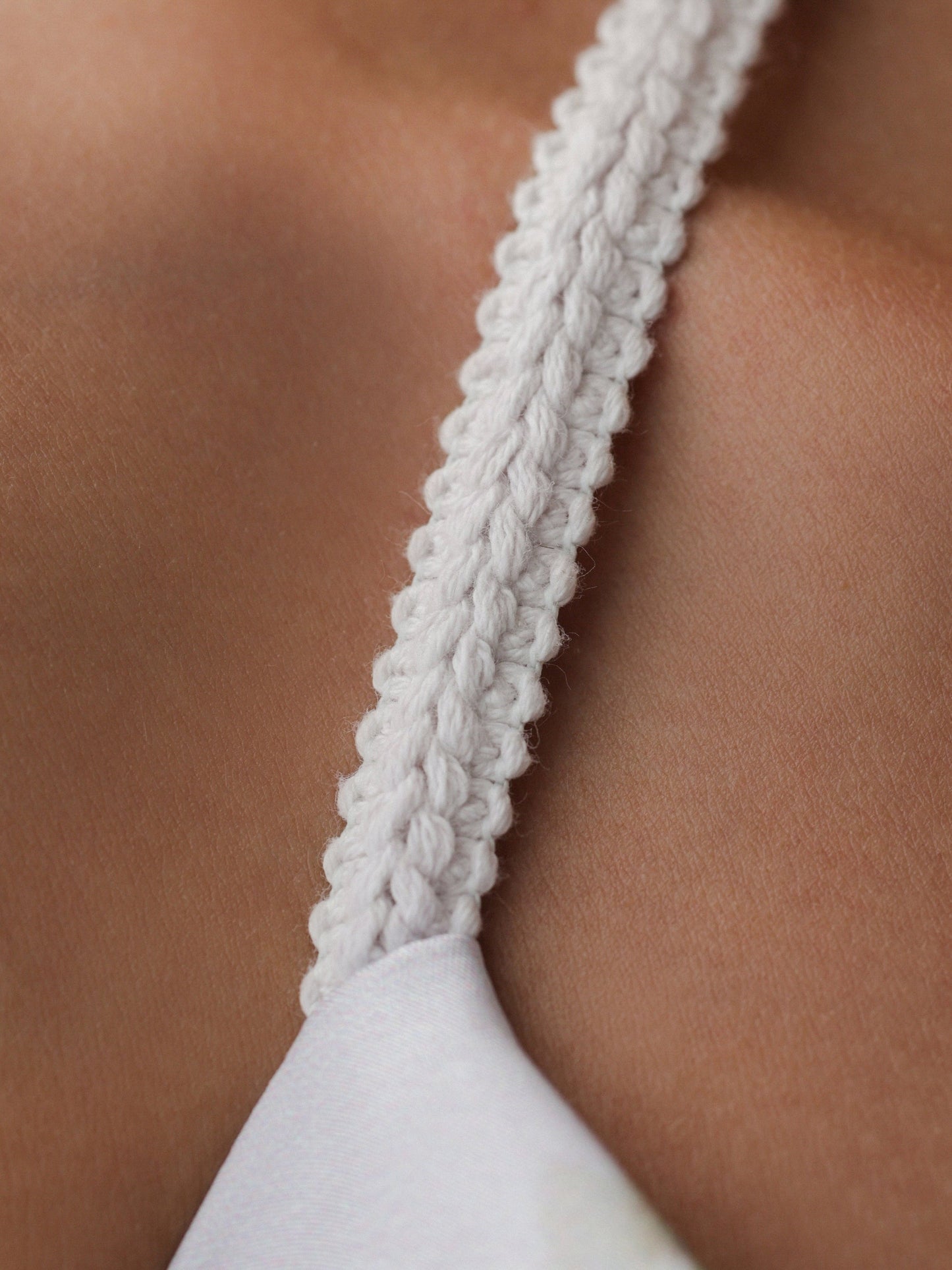 Çiçek Dökümlü Saten Askılı Elbise