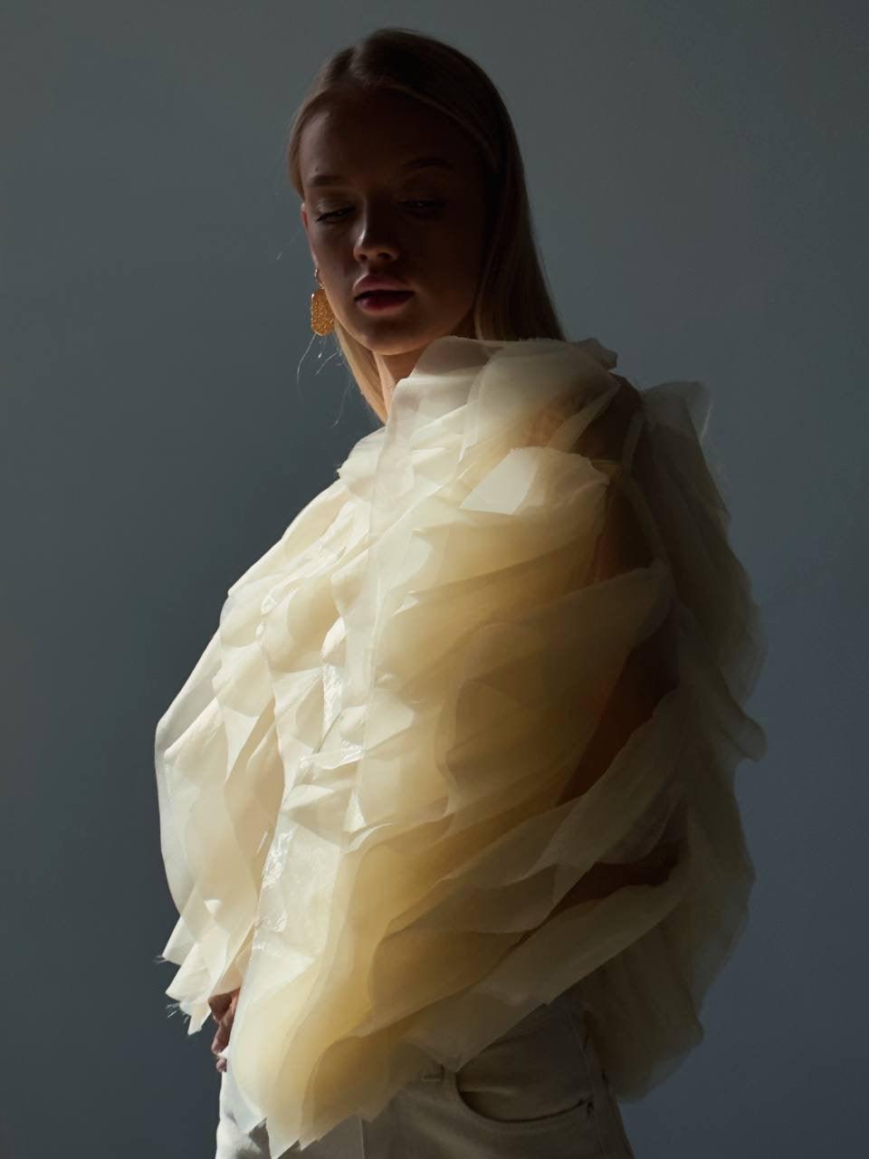 Zarif Fırfırlı Bluz