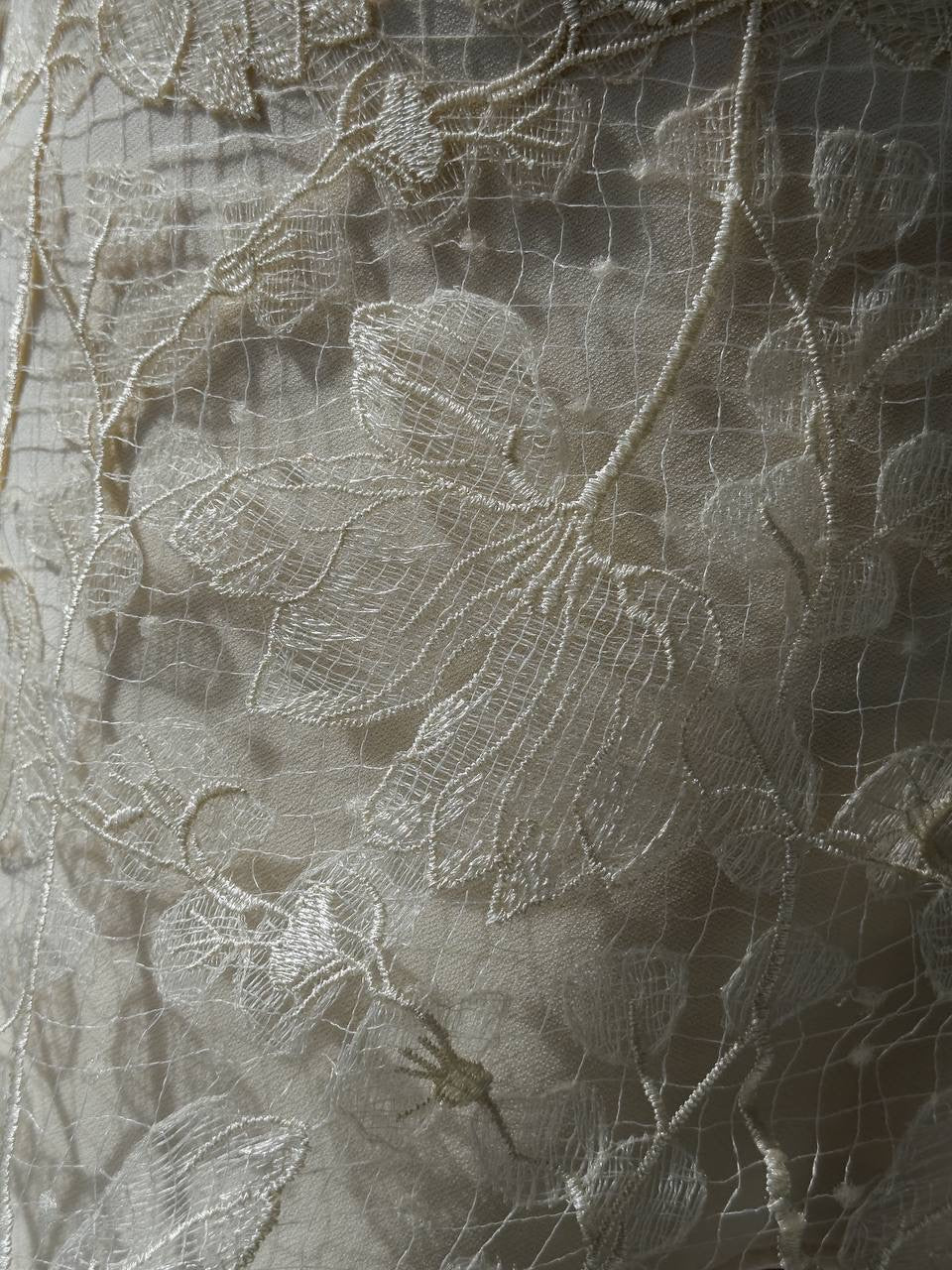 Zarif Omzu Açık Bluz